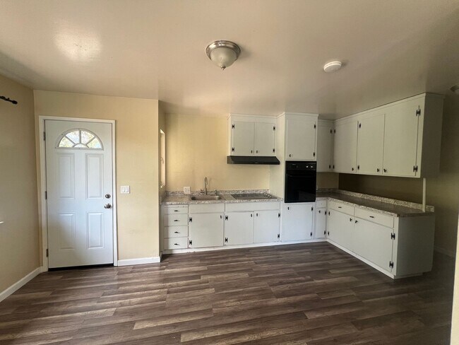Foto del edificio - 2541-2543 Monticello Way