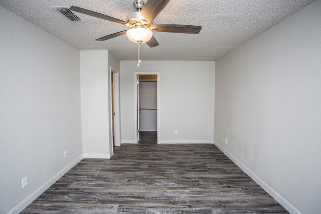 Building Photo - Saddlewood Apartments