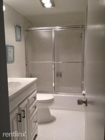 Building Photo - 2 br, 2 bath  - 1319 E Hillsboro Blvd