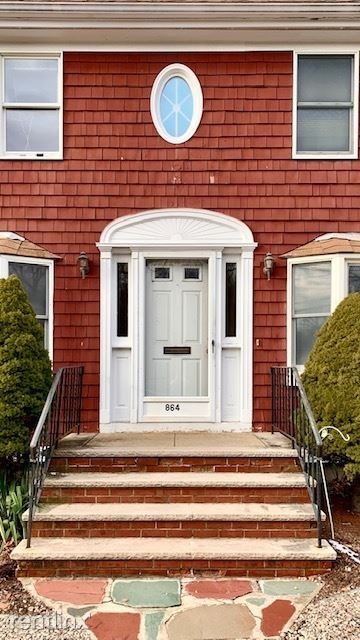 Building Photo - 4 br, 1.5 bath House - 864 Bedford Street