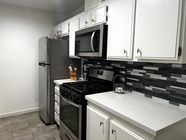 Building Photo - 74172 Catalina Way