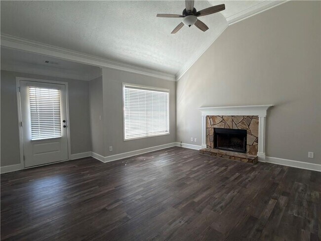 Foto del edificio - 252 Thorn Brook Cir