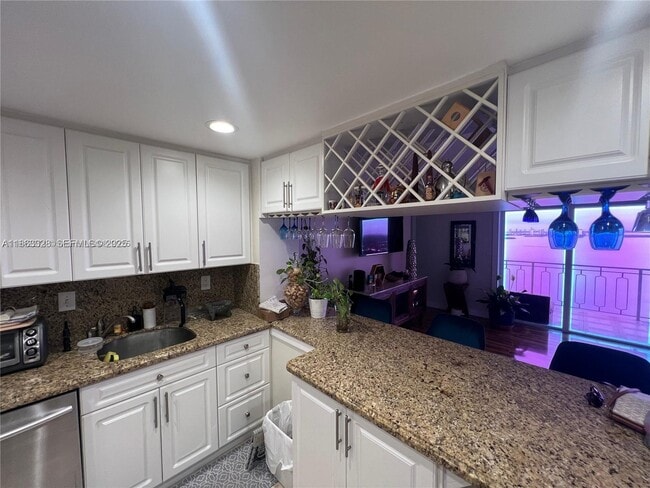 Building Photo - 11111 Biscayne Blvd