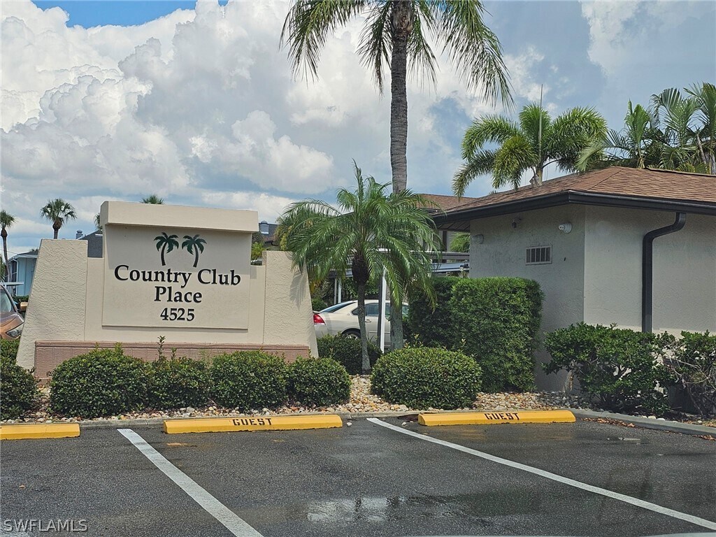 Primary Photo - 4515 Country Club Blvd