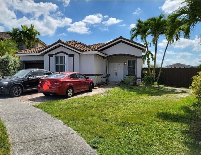 Building Photo - 14420 SW 12th Ln