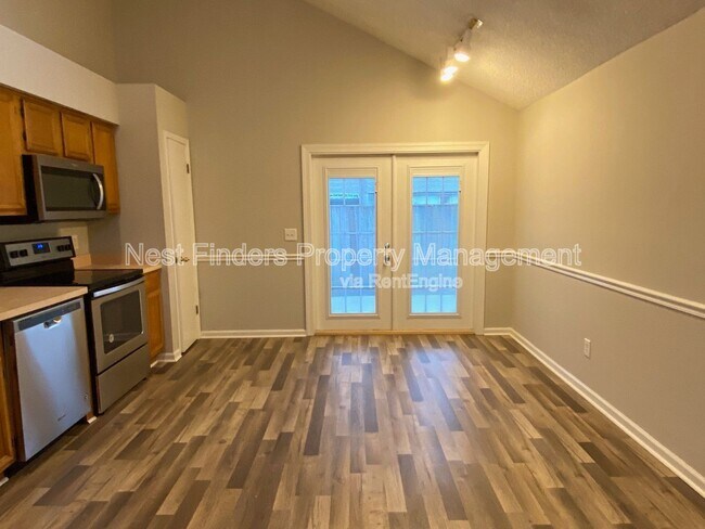 Building Photo - 421 Filmore Dr