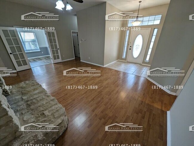 Building Photo - 3/2 Available in Saginaw!