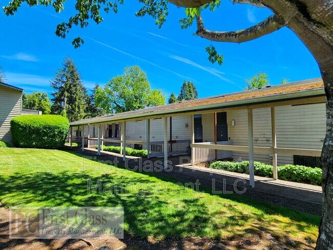 Foto del edificio - 8500 SW CANYON DR