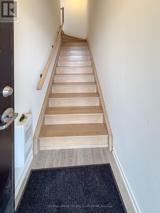 Photo du bâtiment - 16 Lytham Grn Cir