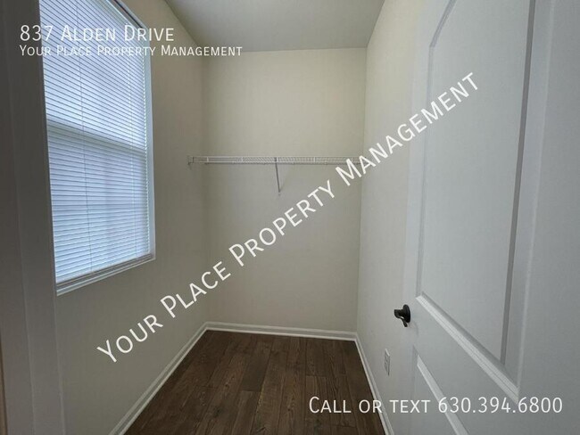 Foto del edificio - Beautiful 3 Bedroom, 2 Bathroom Ranch in N...