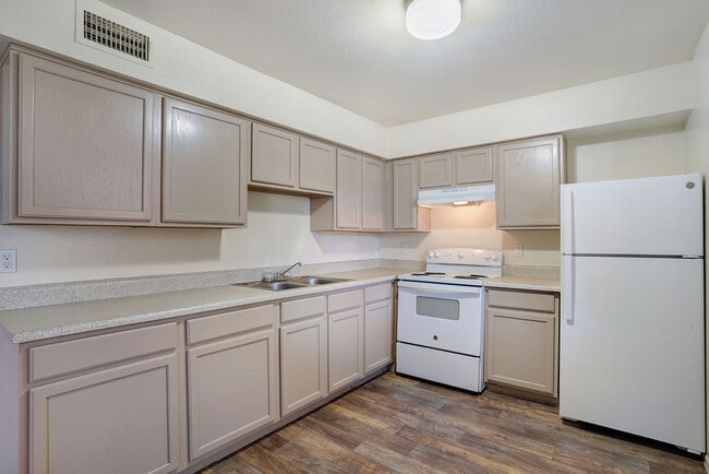 Building Photo - Windrose Villas Apartments