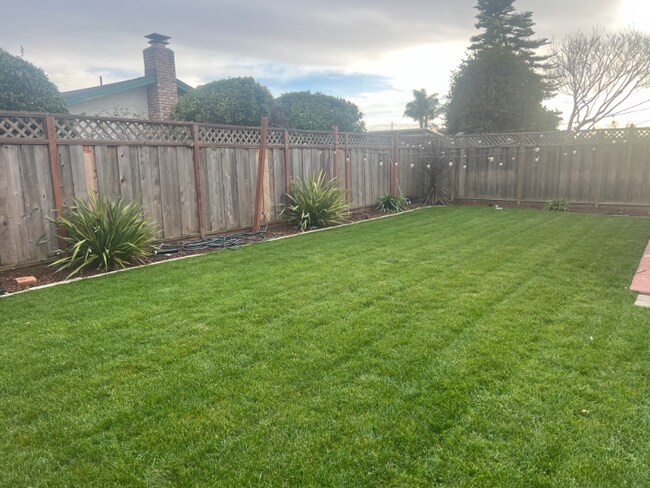 Building Photo - 1740 Vía Escondido