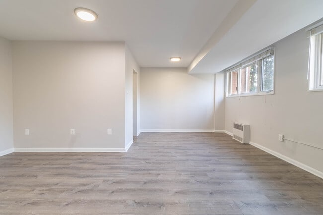 Foto del edificio - 2400 41st St NW