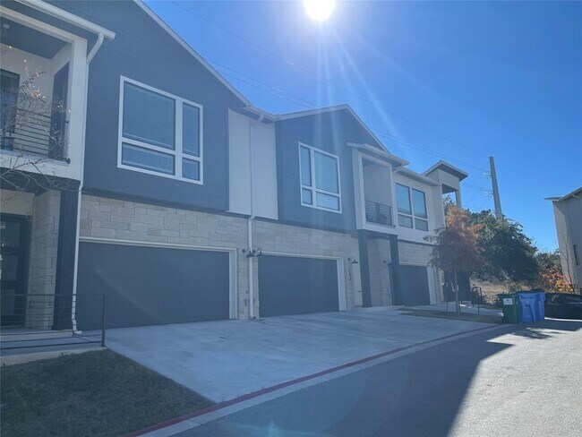 Building Photo - 2050 Lohmans Spur Rd