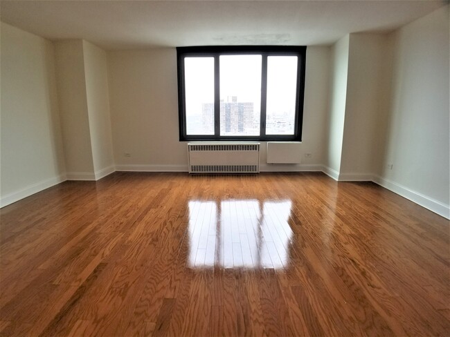 Foto del edificio - 3333 Broadway