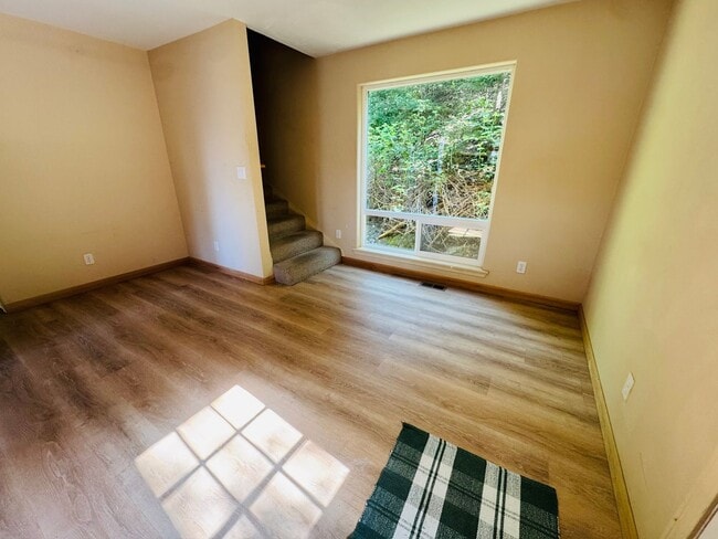 Building Photo - Guemes Island 3 Bed, 2.5 Bath with Partial View