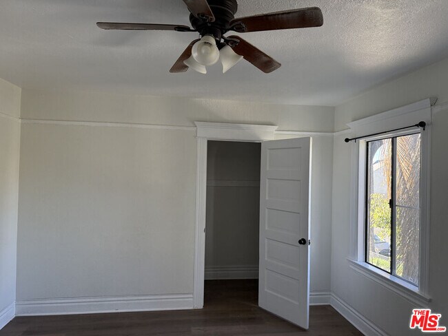 Foto del edificio - 1206 W 36th St