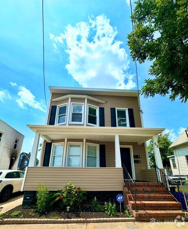 Building Photo - 53 Thornall St