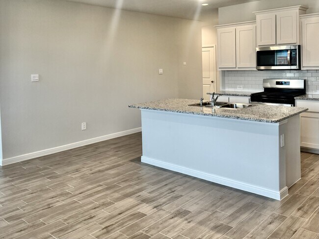 Foto del edificio - 198 Bay Mdws Ln