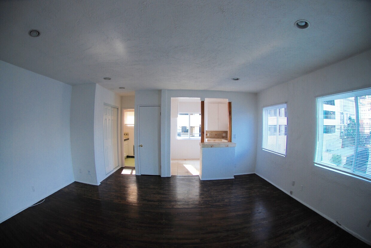 Primary Photo - 6228 Orange St
