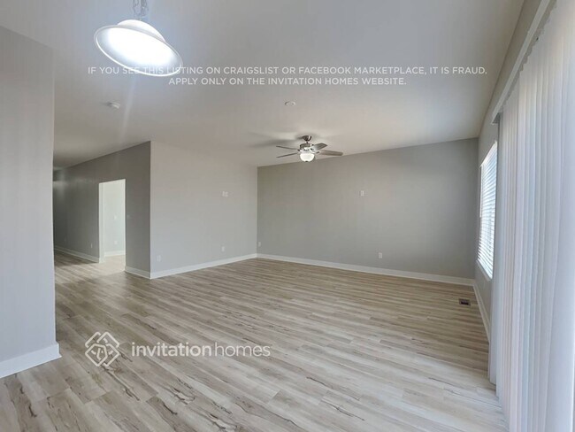 Building Photo - 583 Solano Dr