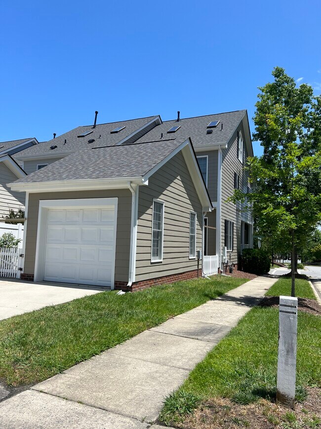 Building Photo - 101 Madison Grove Pl