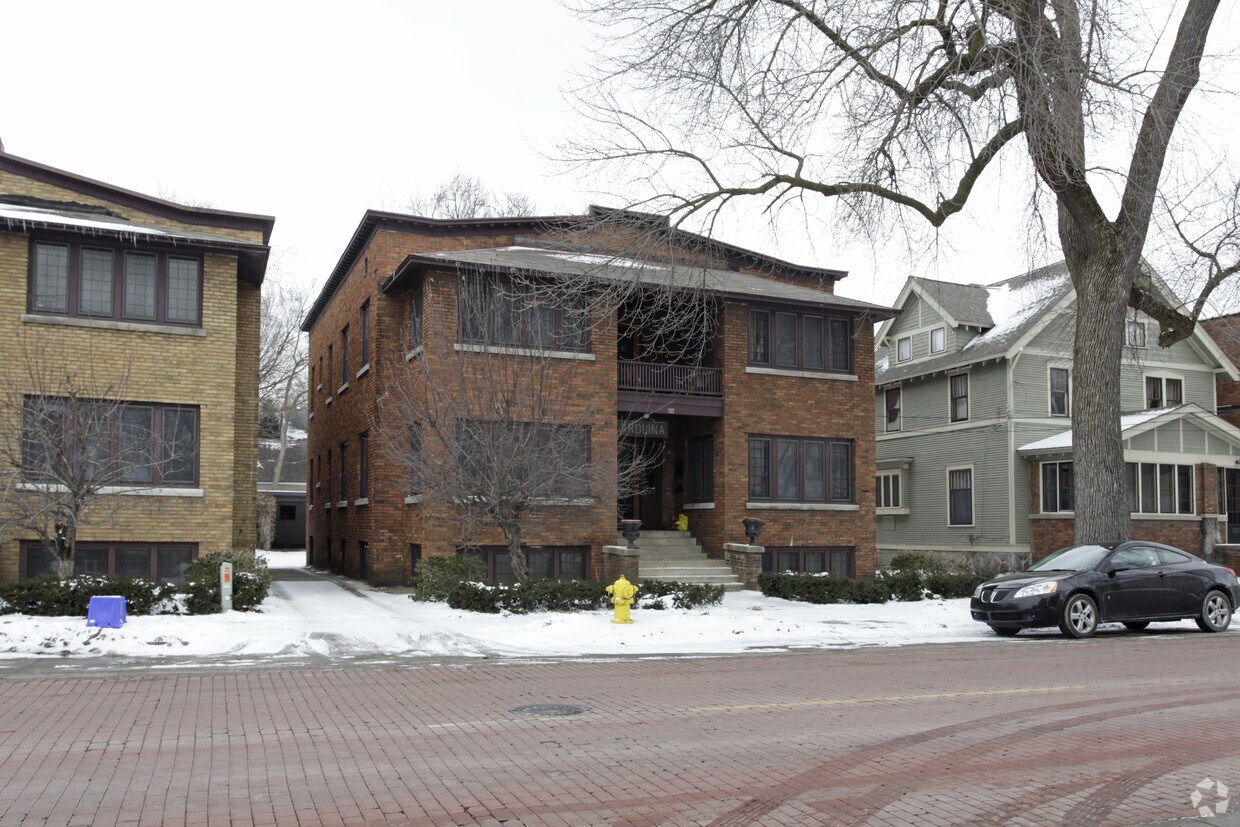 The Carolina Apartments in Grand Rapids, MI