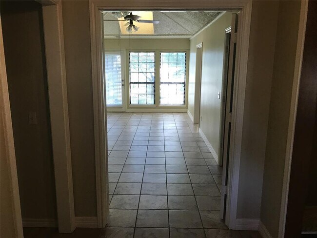 Building Photo - 4200 San Saba Ct