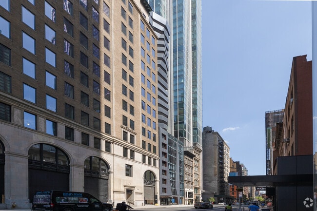 Building Photo - 7-9 E 30th St