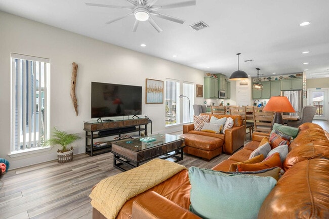 Building Photo - 456 Paradise Pointe Dr