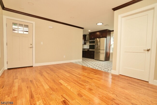 Building Photo - 31 Bellevue Ave