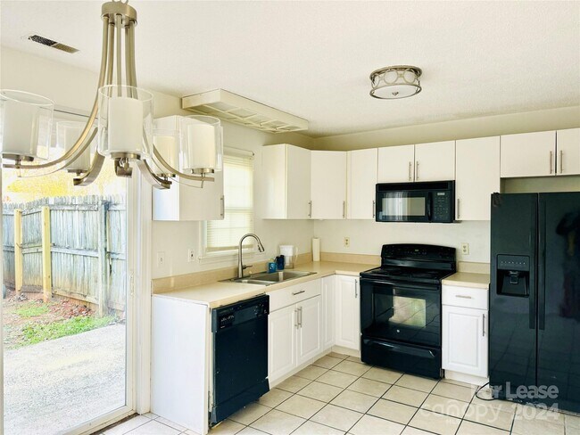 Foto del edificio - 1422 Delane Ave