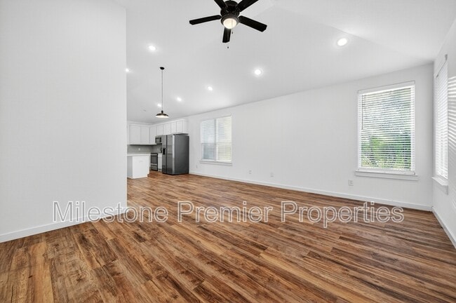 Foto del edificio - 723 Maple Row