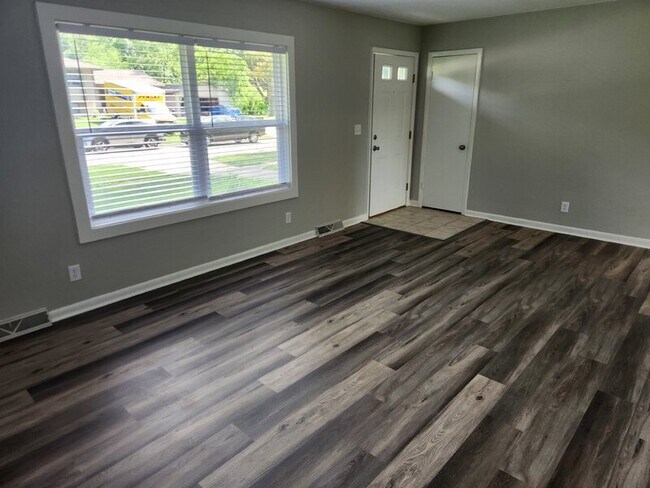 Foto del edificio - 1302 SW Lynn Dr