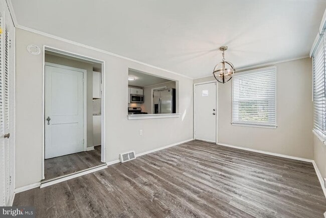 Building Photo - 515 Taney Ave