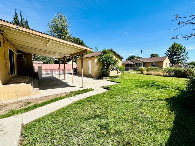 Foto del edificio - 1375 N Sunflower Ave