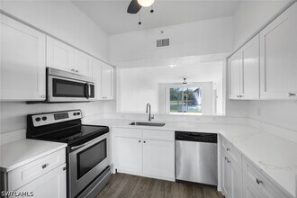 Building Photo - 3250 Cypress Glen Way