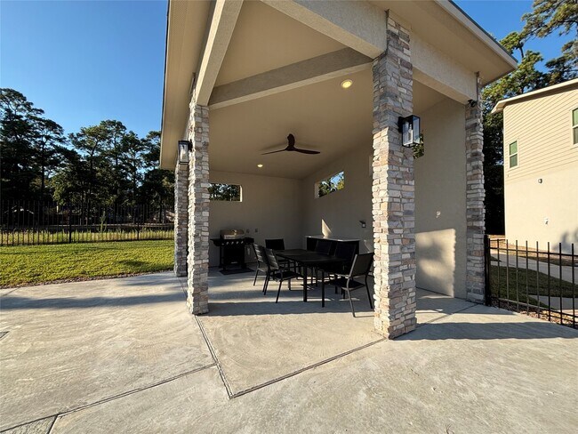 Building Photo - 504 Nursery Rd