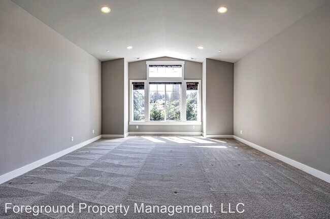 Foto del edificio - 5 br, 4.5 bath House - 2005 105th Ave NE