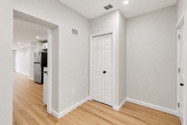 Foto del edificio - 2427 Ashland Ave