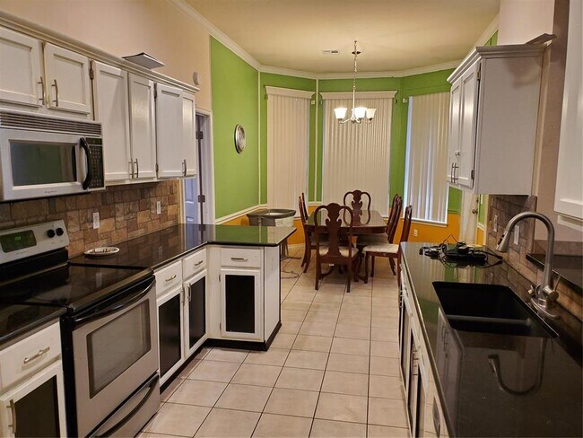 Foto del edificio - 1716 NW 174th St