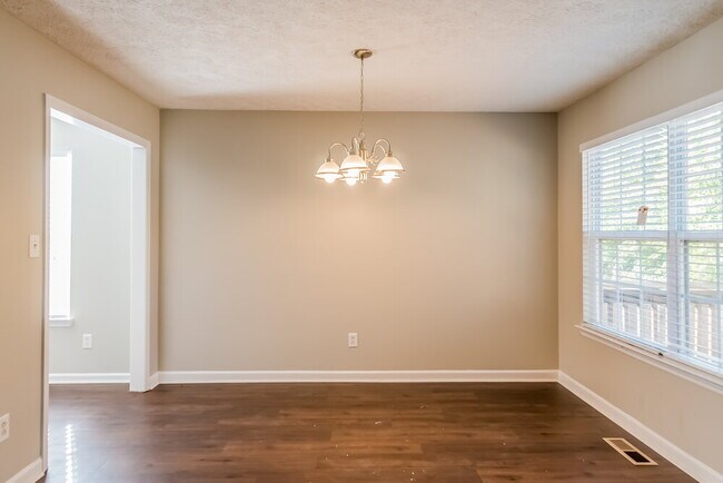 Foto del edificio - 1004 Blue Mountain Ln