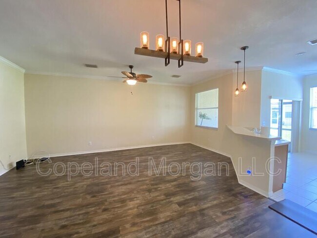 Building Photo - 585 Black Lion Dr NE