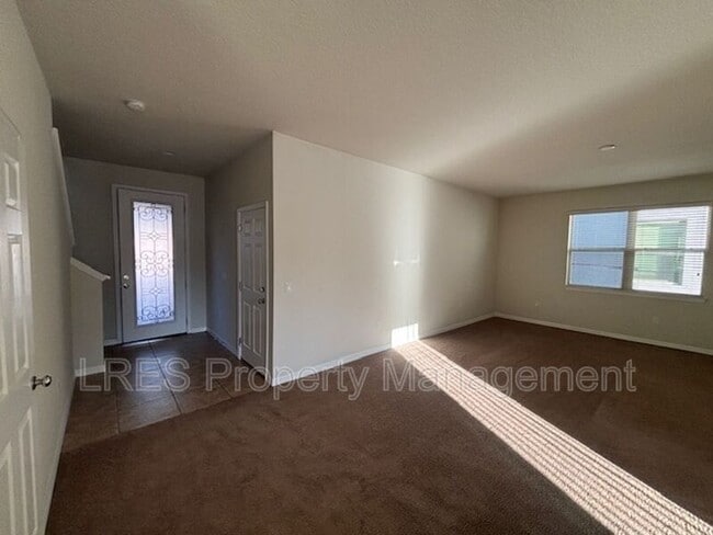 Building Photo - 251 Domus Ln