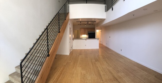 Building Photo - Contemporary 1 Bdrm/1.5 Ba Loft Near DT SJ!