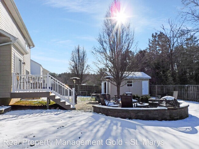 Building Photo - 5 br, 4 bath House - 45423 Heather St.