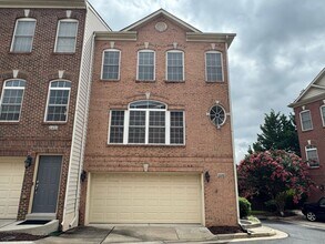 Building Photo - 3449 25th Ct S