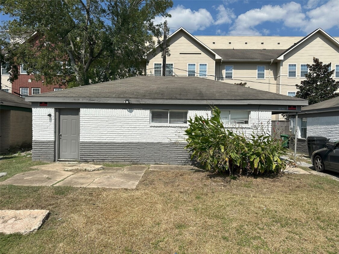 Foto principal - 3829 Mt Pleasant St