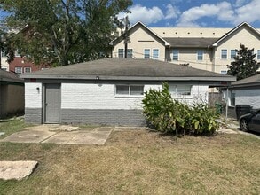 Building Photo - 3829 Mt Pleasant St