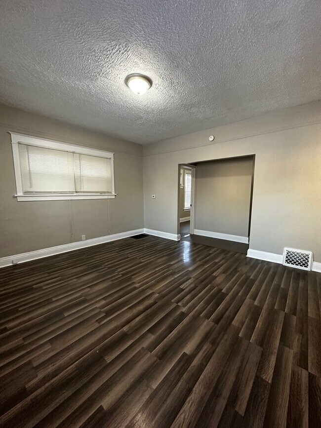 Foto del edificio - 1608-1610 12th Ave Moline, IL